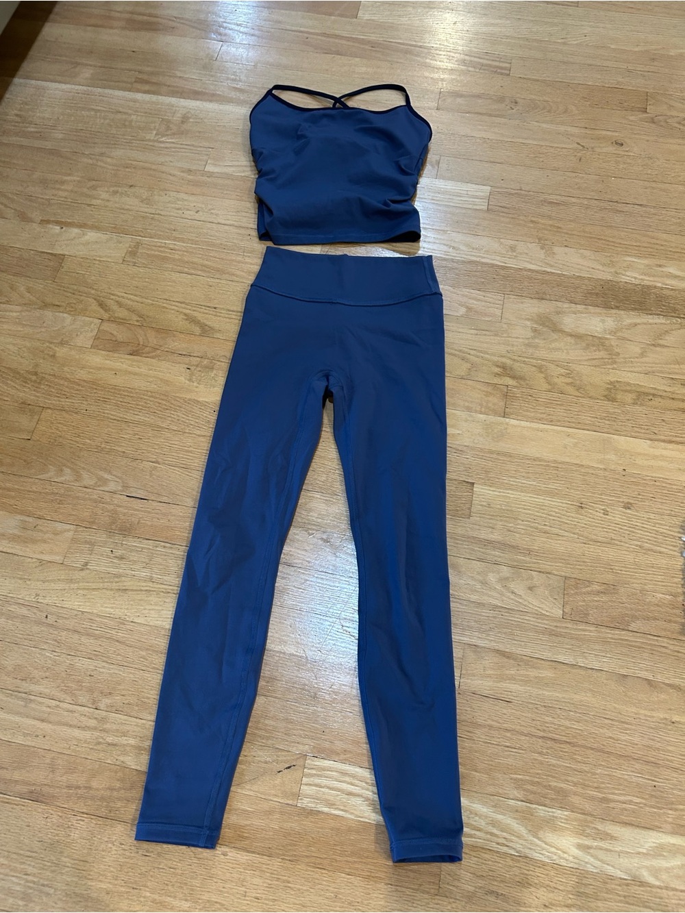 SET - FORM Leggings & Cross back Cami (Legging S/Top M)